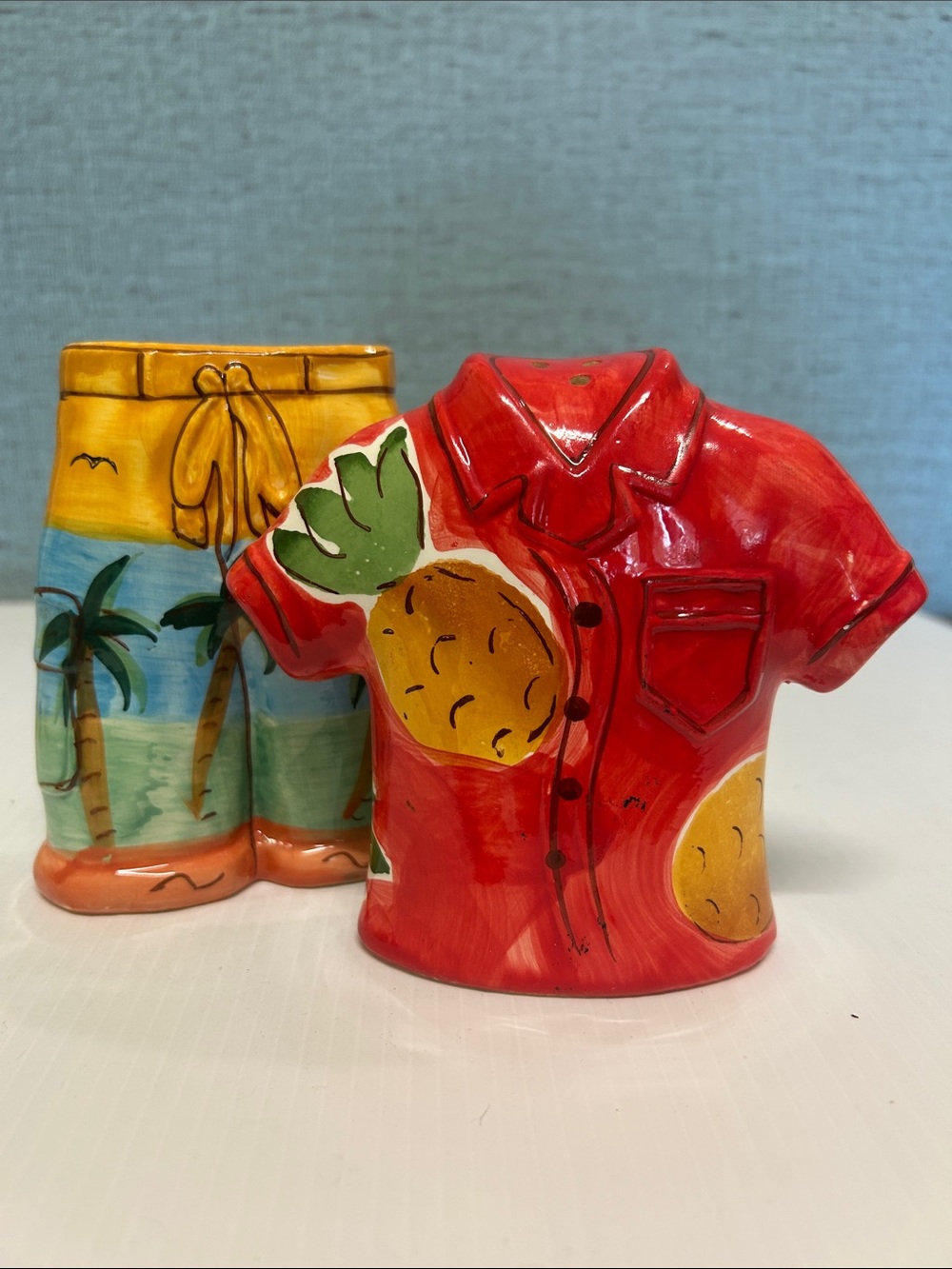 VTG Ceramic Hawaiian Shirt & Board Shorts Salt & Pepper Shakers